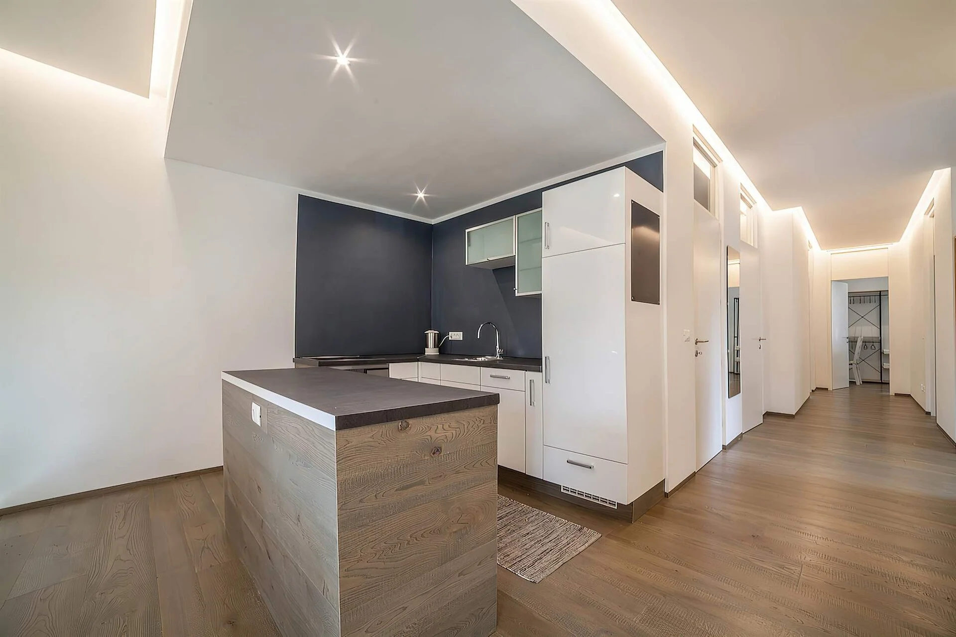 Architettura e interni di un appartamento vacanze in Alto Adige. Fotografia di Marco Bonatta.