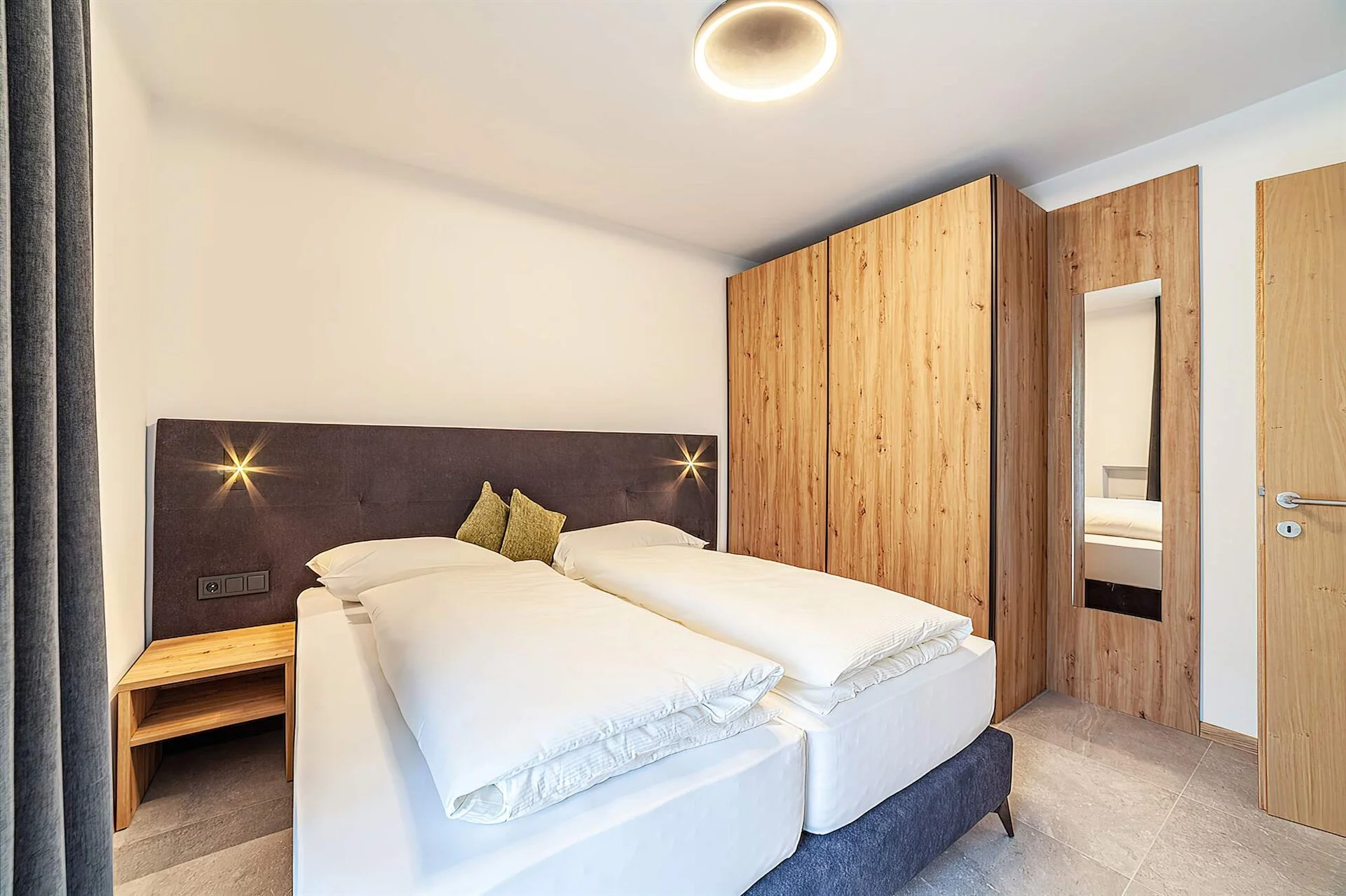 Architettura e interni di un appartamento vacanze in Alto Adige. Fotografia di Marco Bonatta.