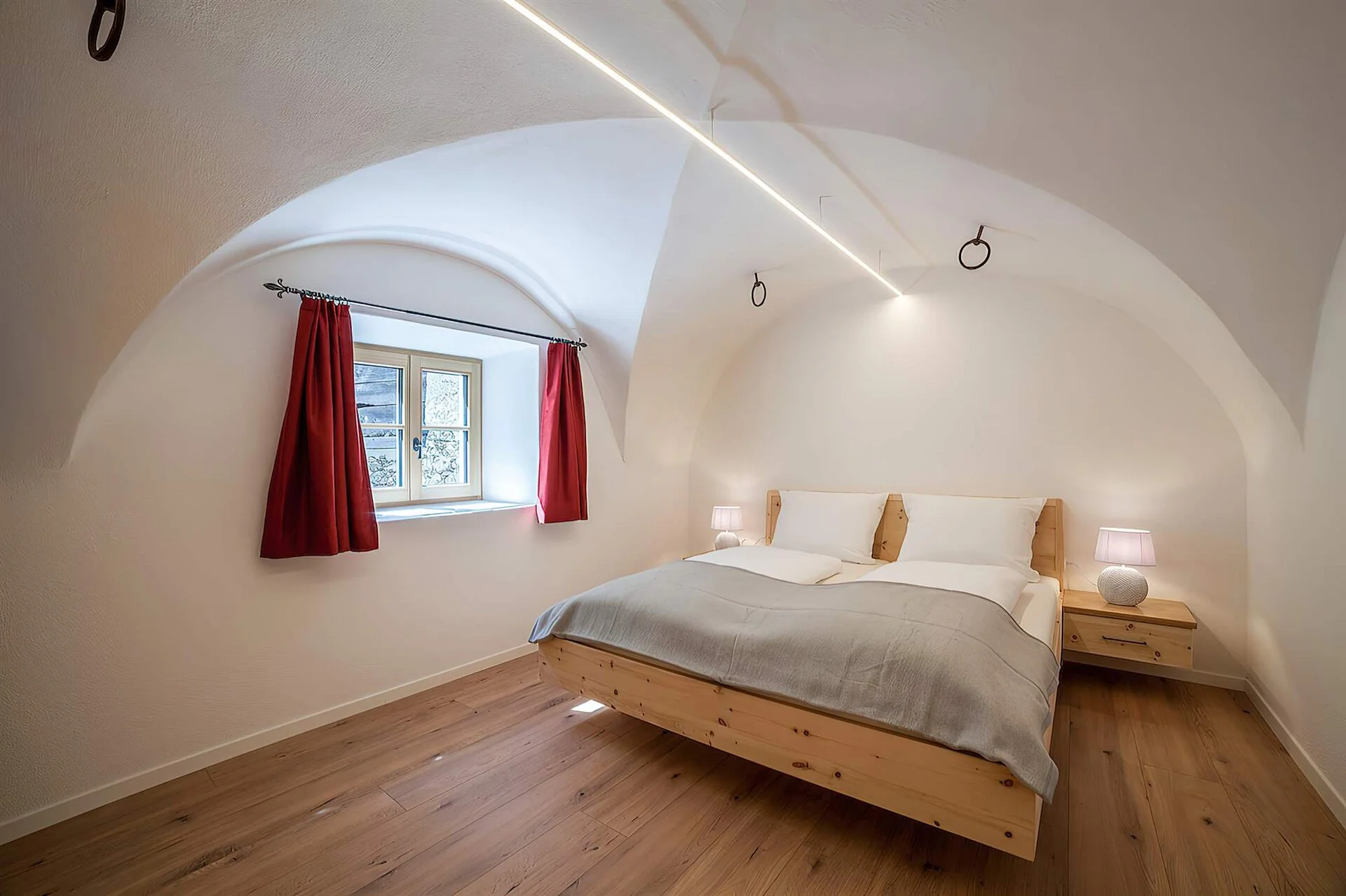 Architettura e interni di un appartamento vacanze in Alto Adige. Fotografia di Marco Bonatta.