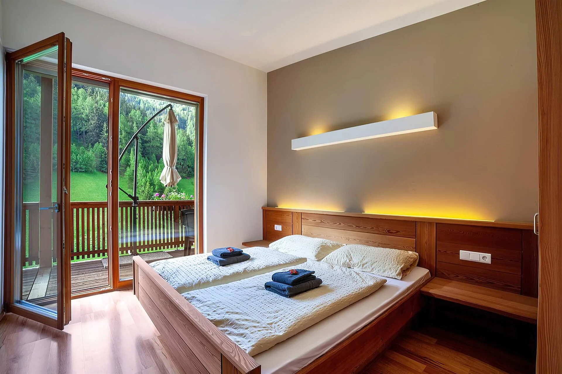 Architettura e interni di un appartamento vacanze in Alto Adige. Fotografia di Marco Bonatta.